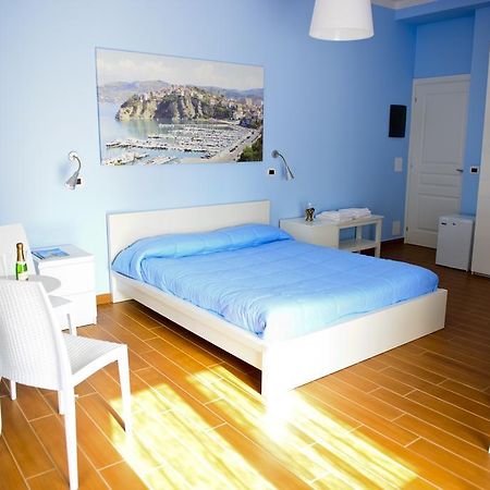 I Delfini Bed & Breakfast อากรอโปลี ภายนอก รูปภาพ